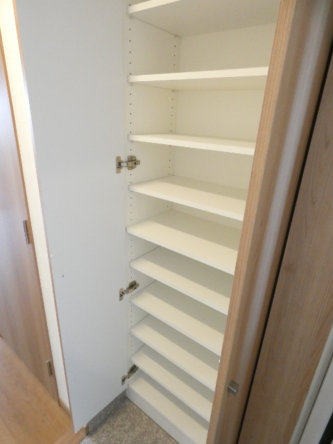 IL MEZZO DI TOKYO，UNO シューズボックス