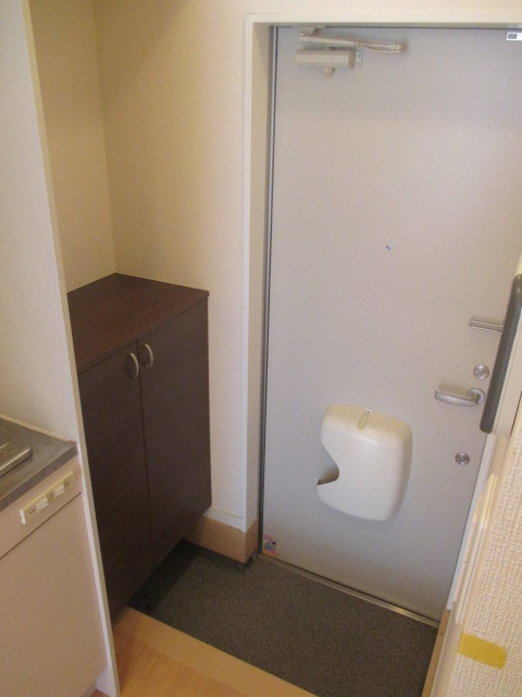 アイズ・テラスE号室 玄関