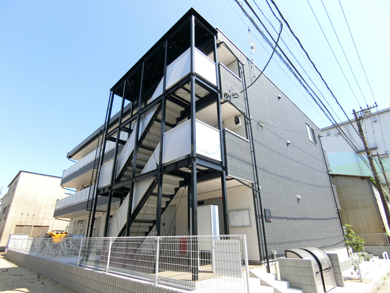 リブリ・フローレス弐番館1階 外観