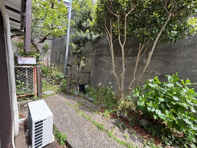 ヴィラ弘明寺0102号室 テラス