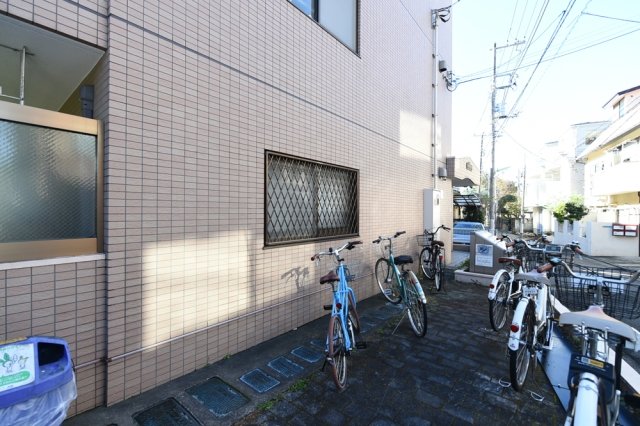 大木ロイヤルマンション2階 駐輪場