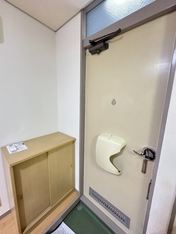フラット井土ヶ谷203号室 玄関