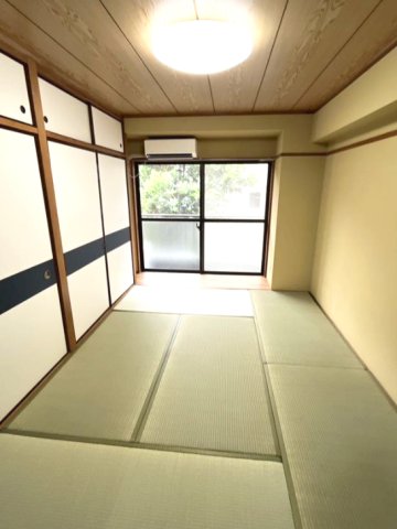 芳泉ビル405号室 ※写真は別室です
