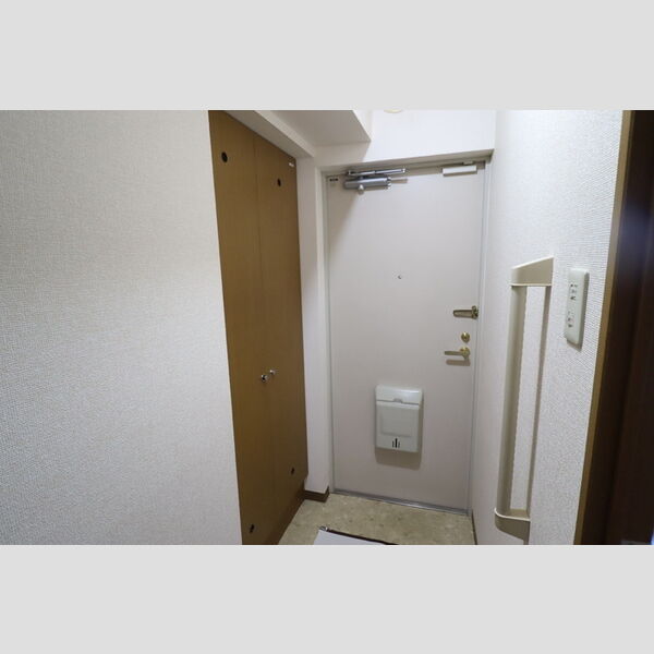 ルーチェ緑が丘　B105号室 玄関