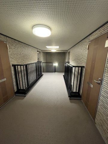 メイプル・ガーデン0108号室 ロビー