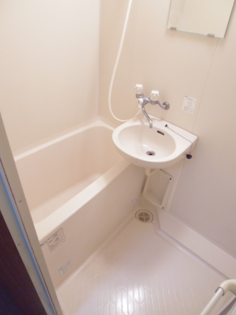 Ｂｉｇ　Ｔｈｒｏｕｇｈ0205号室 バス