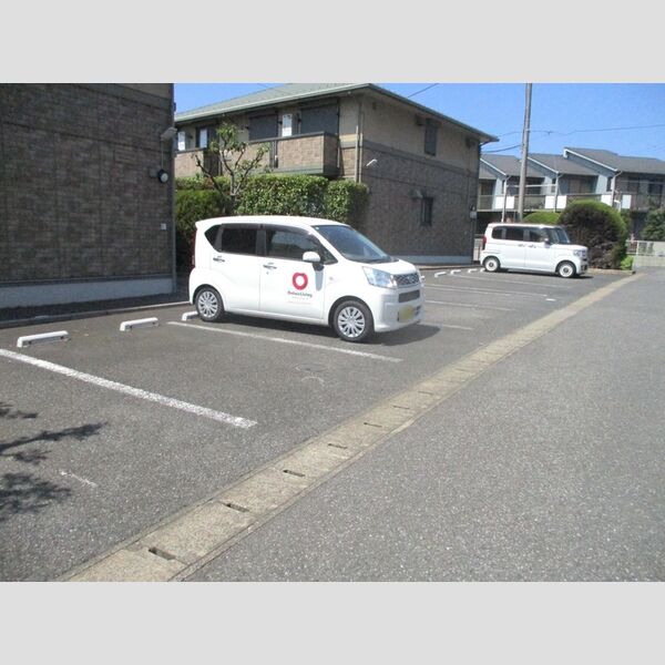 ロジュマン ミヤカイドウAB 駐車場