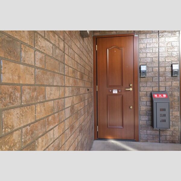 カーサ ピノリーブロ 玄関外観