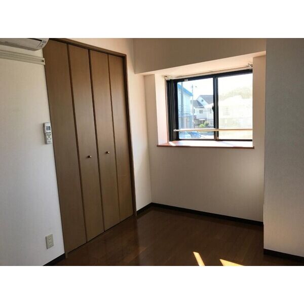 ヴィルヌーブ401号室 305号室