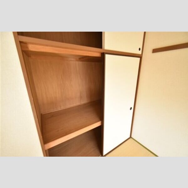 Bellevue壱番館216号室 押入れ