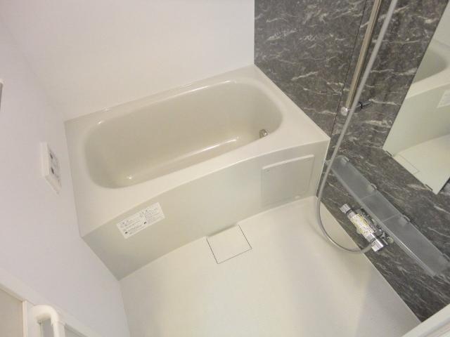 Ｒｏｍａｎｔｉｓ　Ｋａｗａｇｕｃｈｉ（ロマンティス　川口） バス（追焚き・浴室乾燥）