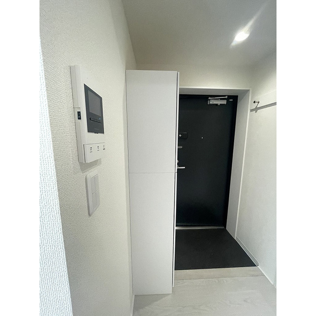 b'CASA金町EAST302号室 玄関