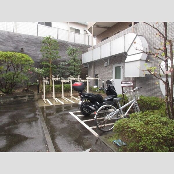 センチュリーハイムヒルサイドテラス 駐輪場