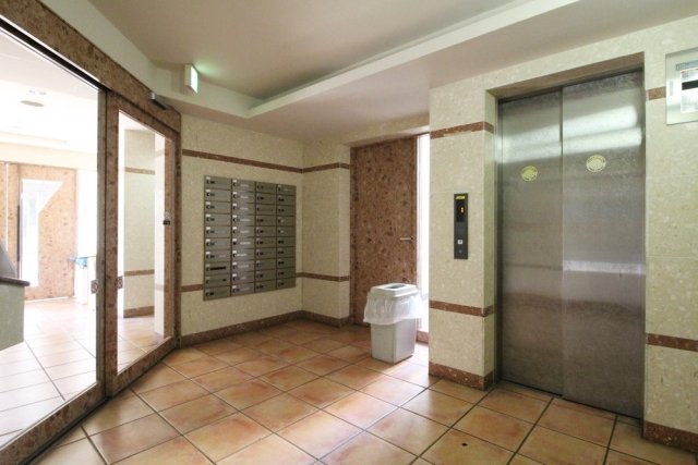 メインステージ護国寺Ⅱ6階 エントランス