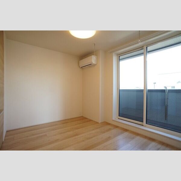 雄治レジデンス 全室照明器具設置済み