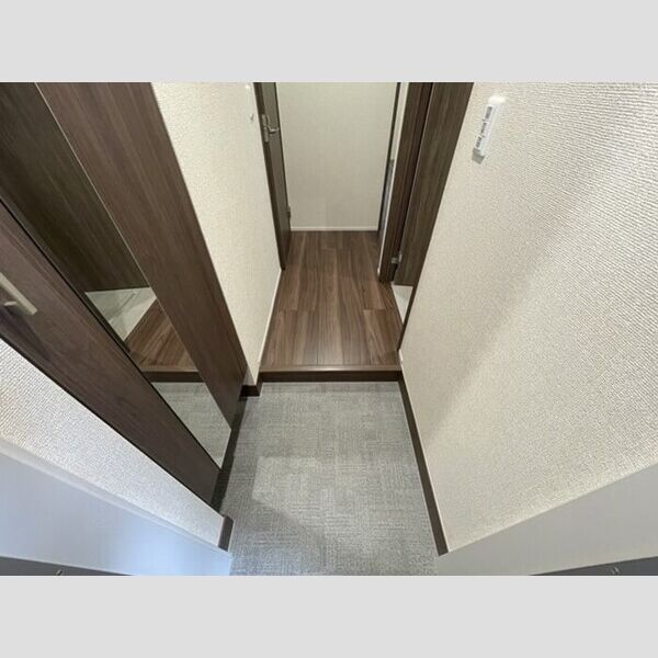 ハイクレスト105号室 玄関