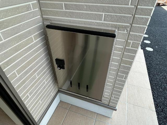 仮）宇津木町アパート新築工事102号室 宅配ボックス（イメージ）