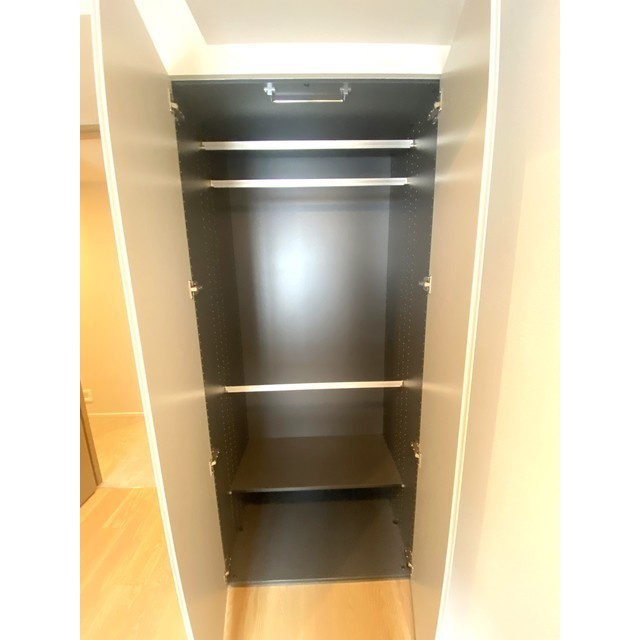 ザ・パークハウス千代田六番町603号室 洋室①収納　2025年9月撮影