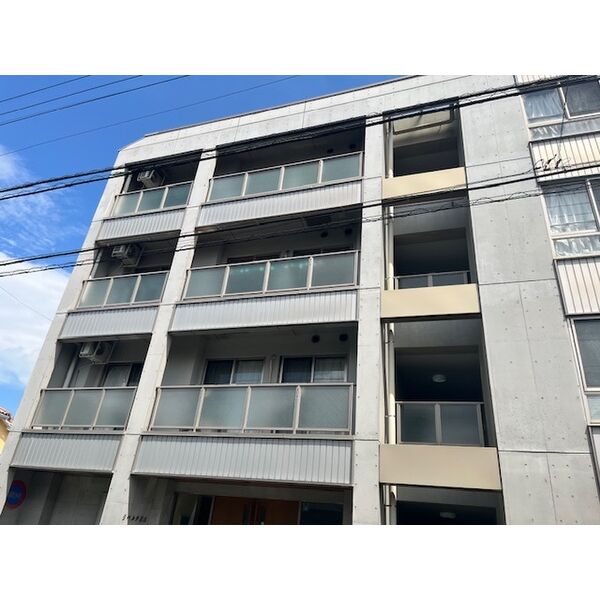 リベルタ国立 外観