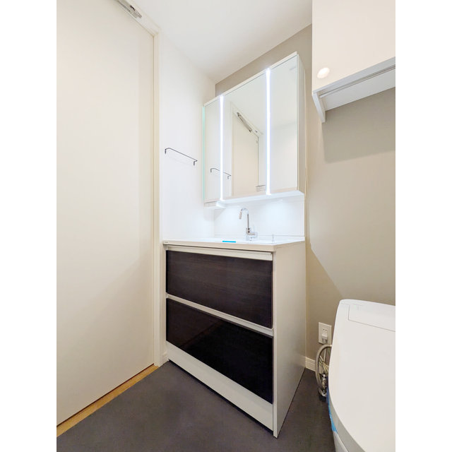 オーパスホームズ三田1001号室 内観