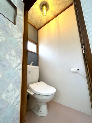 Fuji　二和東 マリンランプとアクセントクロスでトイレもオシャレに