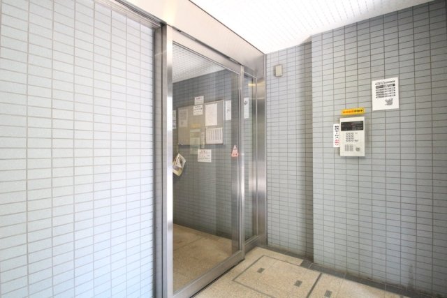 スカイコート本郷東大前3階 エントランス