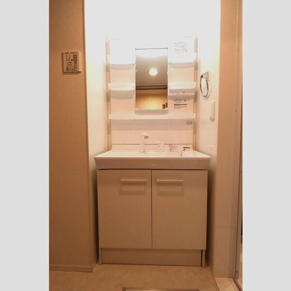 グラナーデ東新町 洗髪洗面化粧台