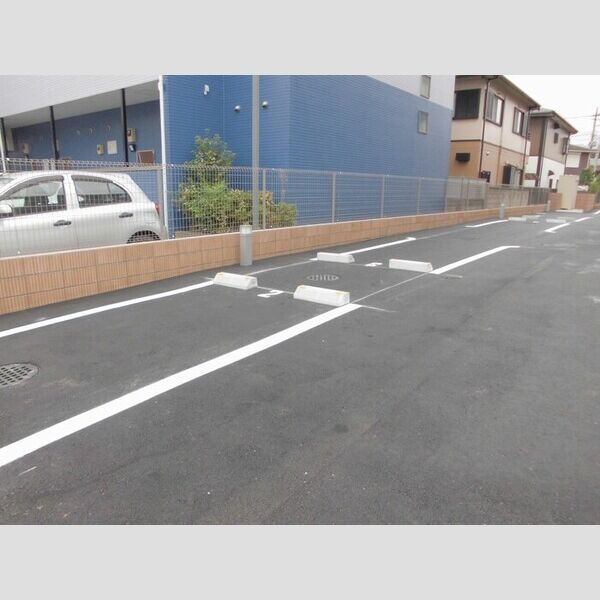 グランディール 駐車場