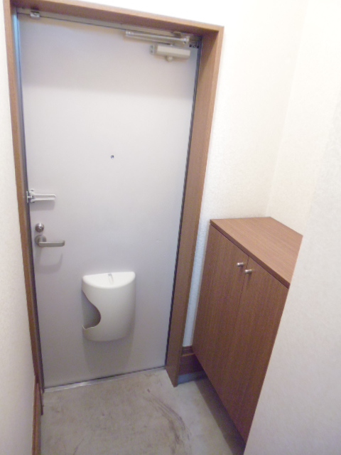 Ｂｅａｕｔｙ　Ｈｉｌｌｓ２００２ 玄関