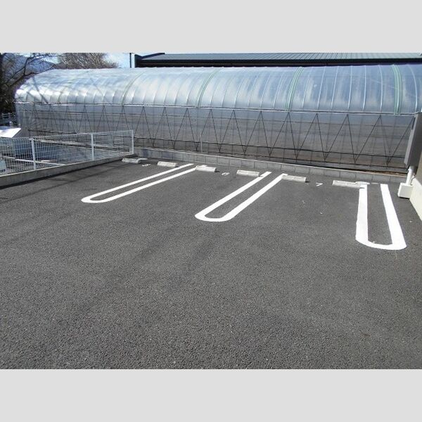 ビラ ルフト302号室 駐車場