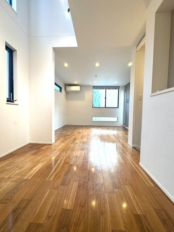 千駄ヶ谷5丁目戸建て リビング