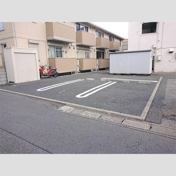 ソルフェージュ 駐車場