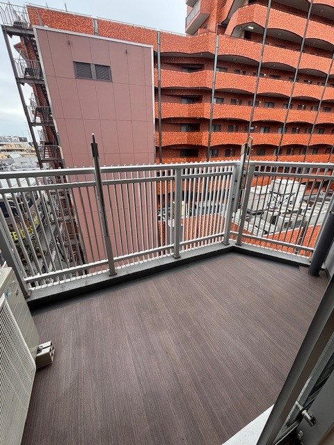 レジディア三軒茶屋 バルコニー