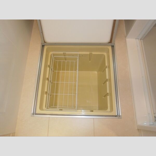 ヴィア・デル・フェリチタ 床下収納