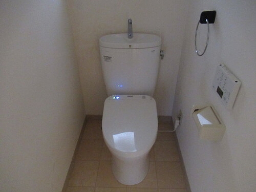 グリーンコーポ篠原第２Ｊ棟 洗浄便座付きトイレ