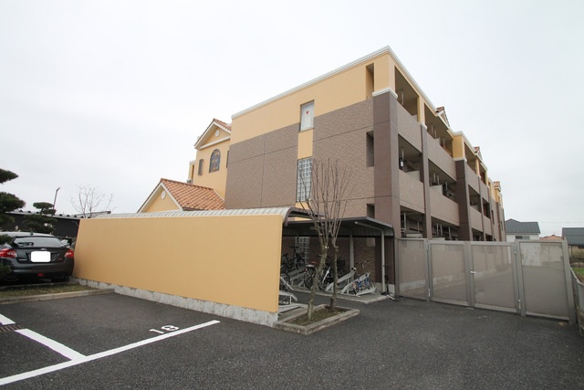 サンモールＭＡＲＵＨＡＲＡ1階 外観！