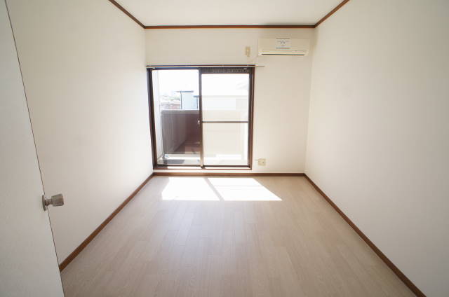 ビラ高品 現地待合せで内見できます！！同タイプのお部屋となります。