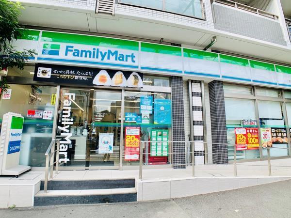 マージュ市谷柳町7階 【コンビニエンスストア】ファミリーマート 市谷柳町店まで72ｍ