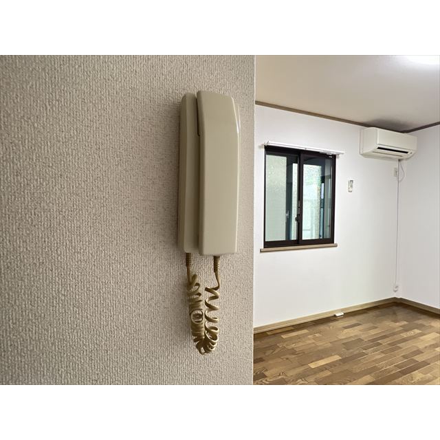 デルフィス梅ヶ丘102号室 インターホン