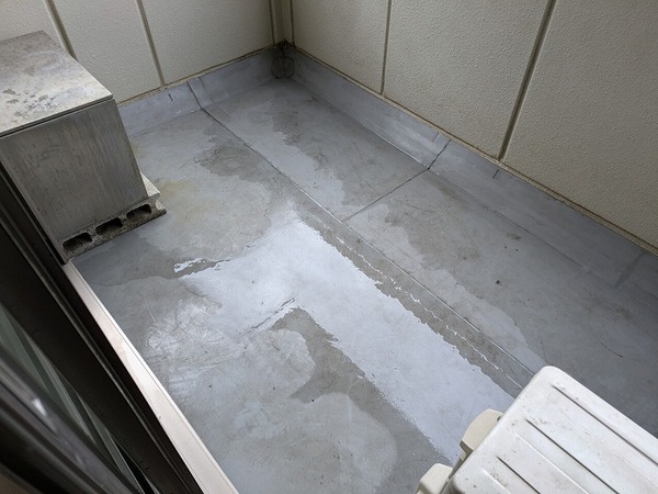 メゾンコムラ204号室 バルコニー