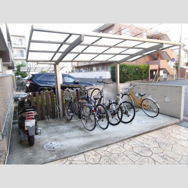AlbaGrande(アルバグランデ)305号室 駐輪場