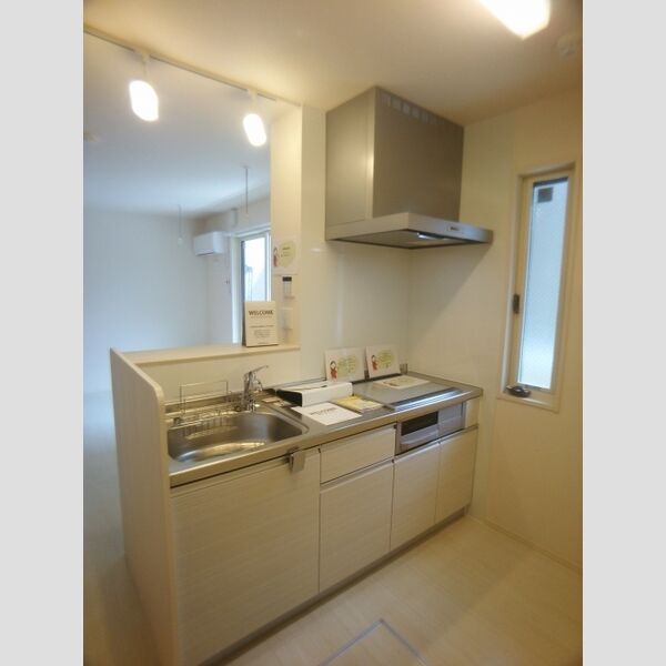 コージーコート・F105号室 システムキッチン(グリル付IHコンロ設置済みです)