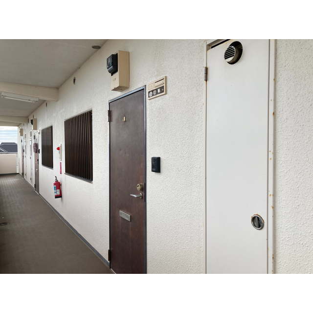 サニーレジデンス平塚Ⅰ302号室 玄関