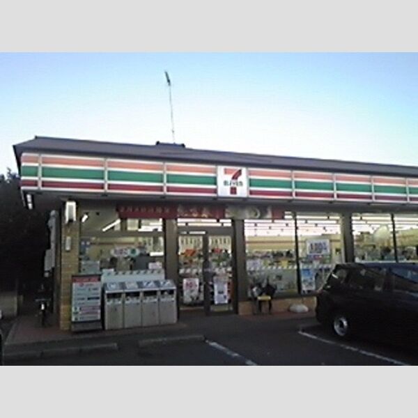 フィオーレ　Ⅱ セブンイレブン成田本三里塚店　849M