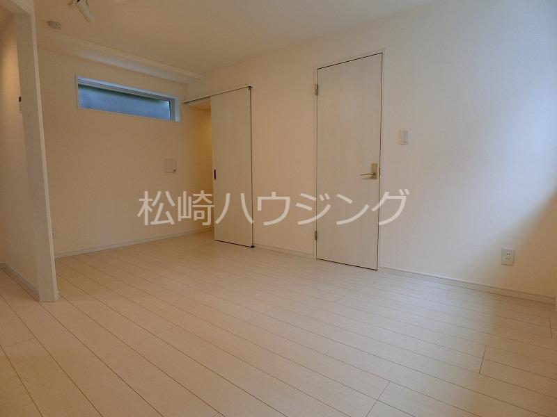 blue palette 中野平和の森 内観