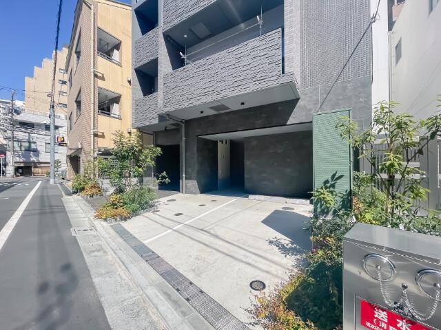 ドゥーエ入谷Ⅱ 駐車場