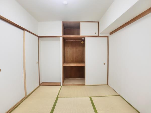 東建ニューハイツ港南中央1階 リビング
