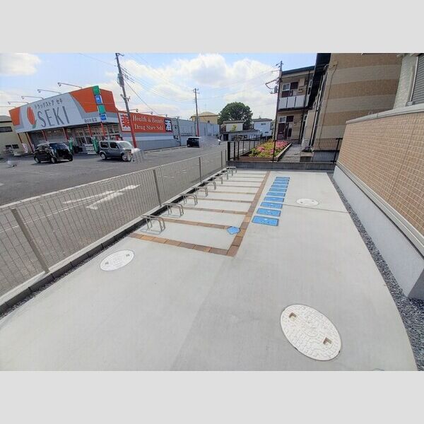 Le Ginkgo102号室 駐輪場