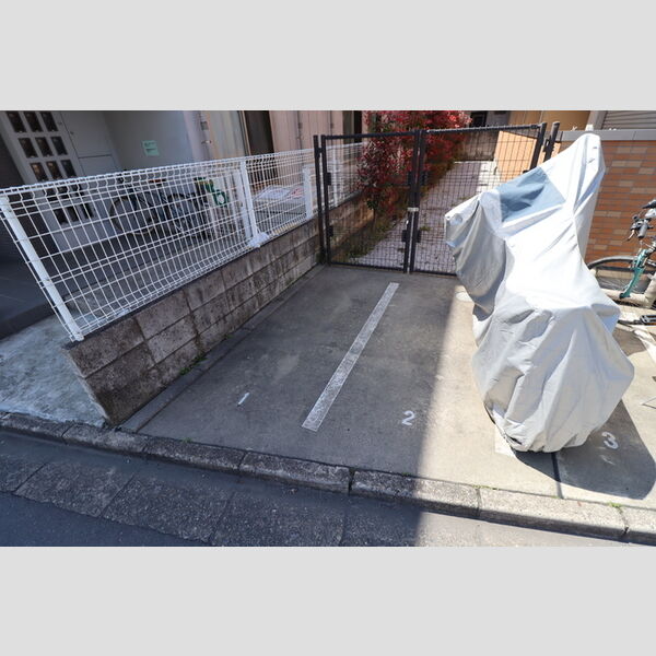 ラクサリー国分寺 バイク置き場