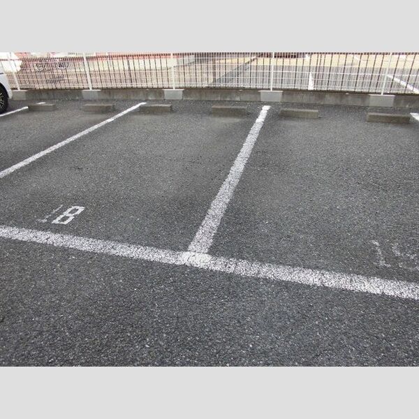 シャネルI&S 駐車場